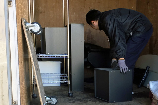 不用品回収の作業風景